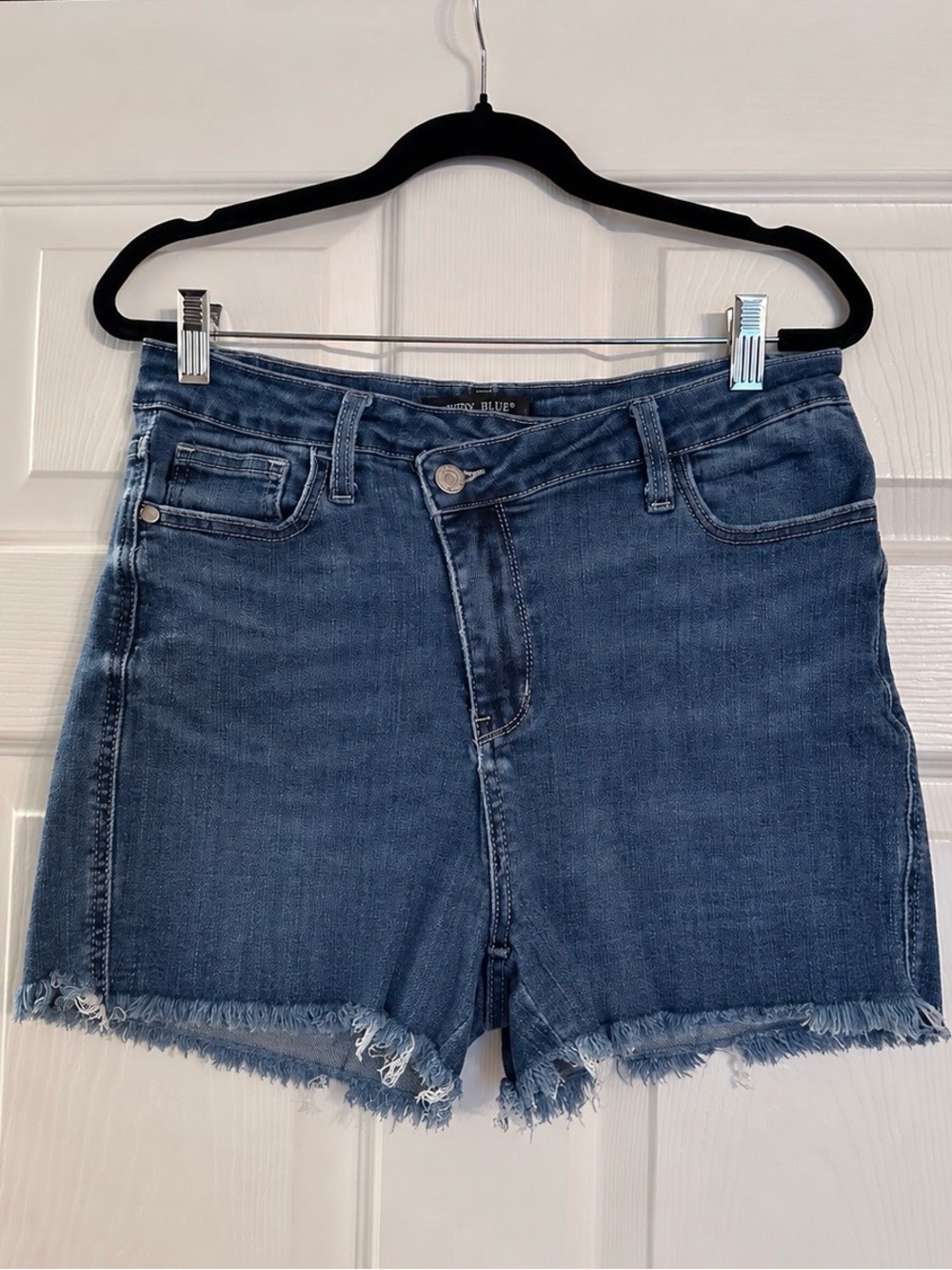 Judy Blue JB150349 Raw Hem Dark Denim Shorts Size L